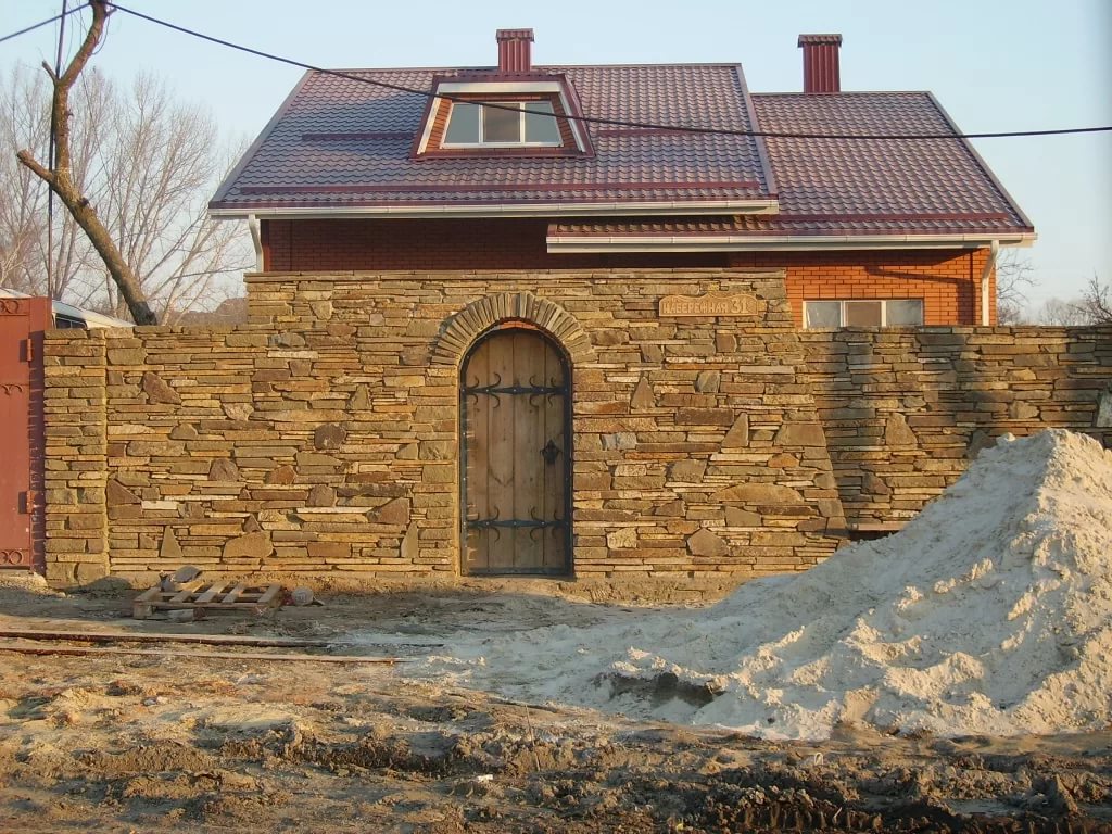 картинка Пиленый с 2-х сторон Златолит от интернет-магазина природного камня "Аквилон"